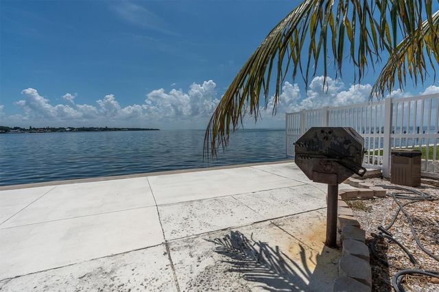 7200 SUNSHINE SKYWAY LN S 15H, St Petersburg, FL 33711