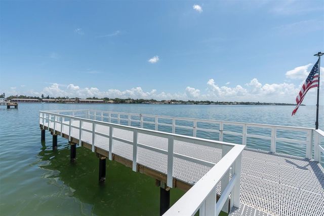 7200 SUNSHINE SKYWAY LN S 15H, St Petersburg, FL 33711