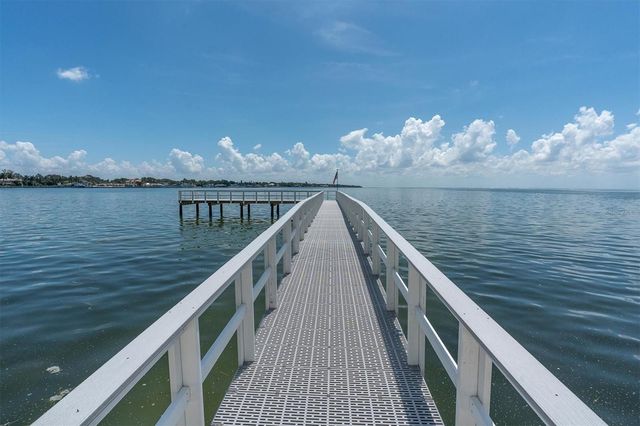 7200 SUNSHINE SKYWAY LN S 15H, St Petersburg, FL 33711