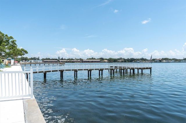 7200 SUNSHINE SKYWAY LN S 15H, St Petersburg, FL 33711