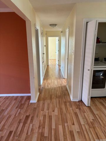 10730 Shaenmeadow, San Antonio, TX 78254