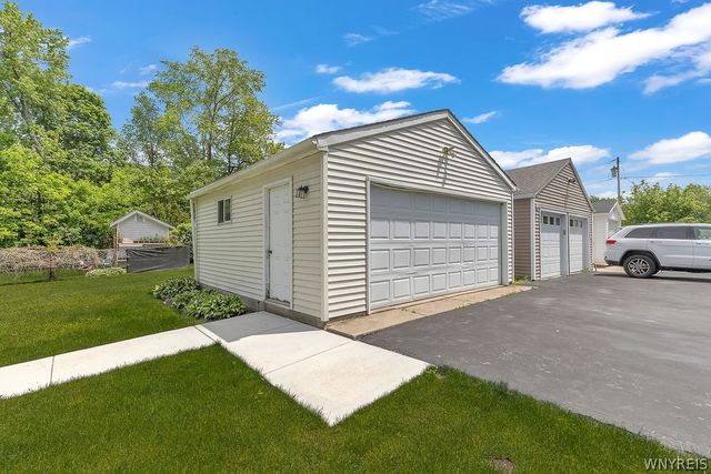 4449 Lakeshore Road, Hamburg, NY 14075