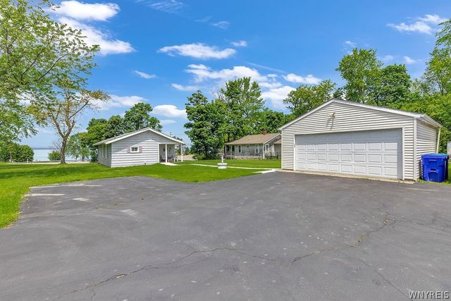 4449 Lakeshore Road, Hamburg, NY 14075