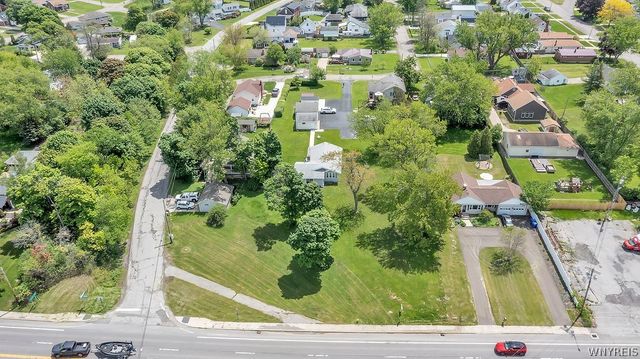 4449 Lakeshore Road, Hamburg, NY 14075