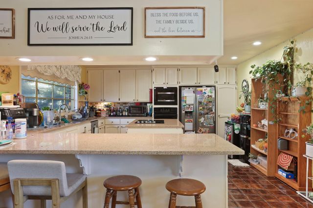 8932 N Highway 99, Stockton, CA 95212