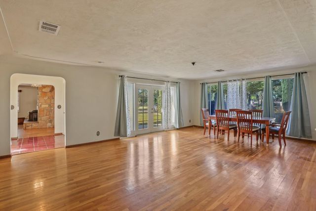 8932 N Highway 99, Stockton, CA 95212