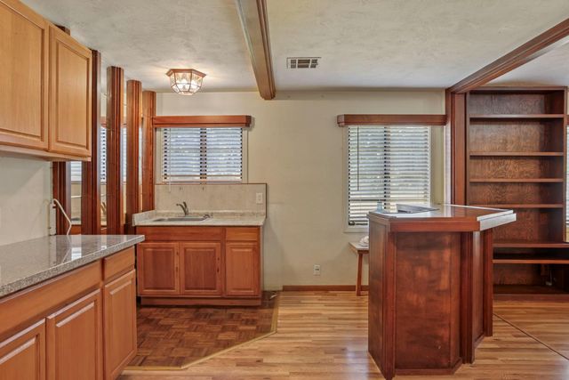 8932 N Highway 99, Stockton, CA 95212