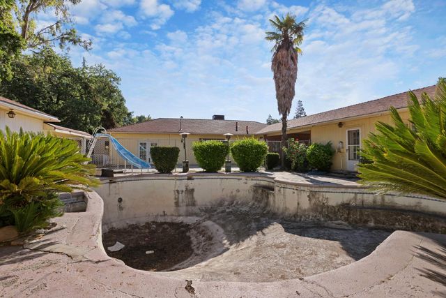 8932 N Highway 99, Stockton, CA 95212