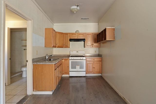 8932 N Highway 99, Stockton, CA 95212