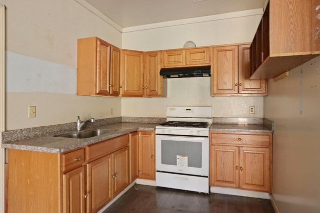 8932 N Highway 99, Stockton, CA 95212