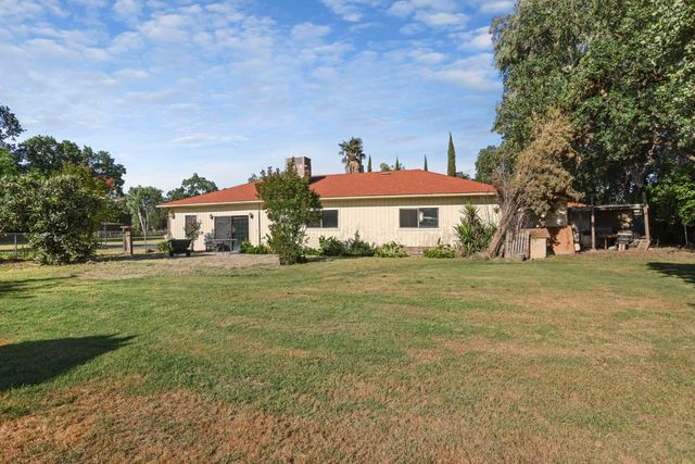 8932 N Highway 99, Stockton, CA 95212