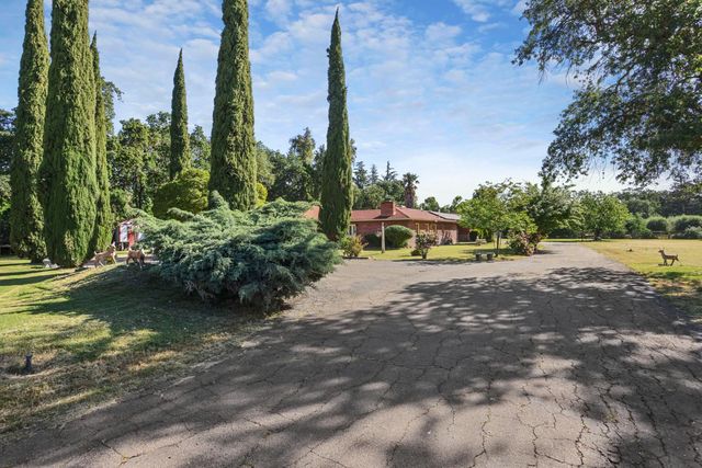 8932 N Highway 99, Stockton, CA 95212