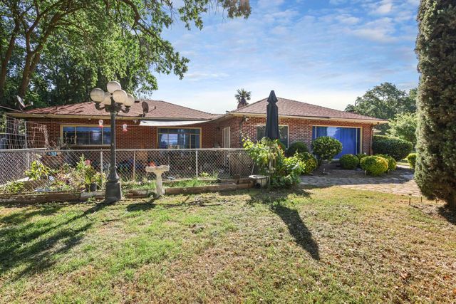 8932 N Highway 99, Stockton, CA 95212