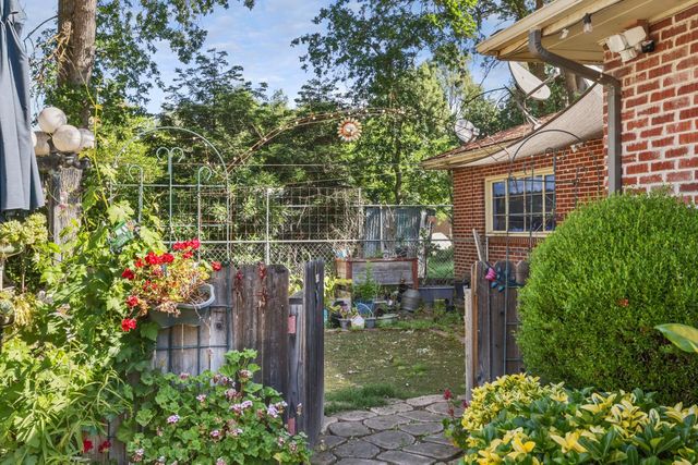 8932 N Highway 99, Stockton, CA 95212