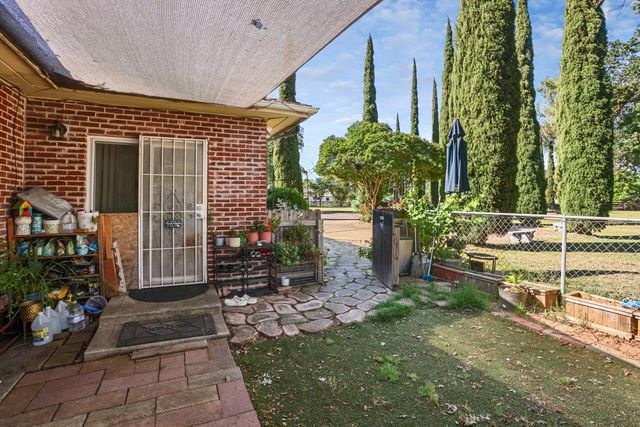 8932 N Highway 99, Stockton, CA 95212