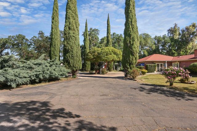 8932 N Highway 99, Stockton, CA 95212