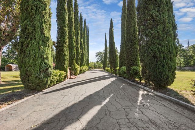 8932 N Highway 99, Stockton, CA 95212