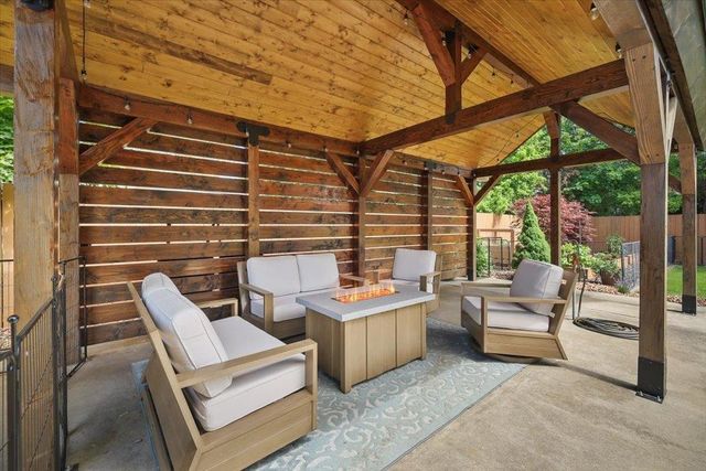 14409 E Sunnyside Dr, Veradale, WA 99037