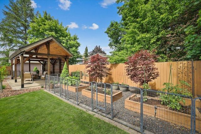 14409 E Sunnyside Dr, Veradale, WA 99037