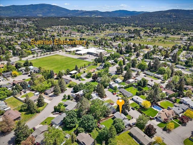 14409 E Sunnyside Dr, Veradale, WA 99037