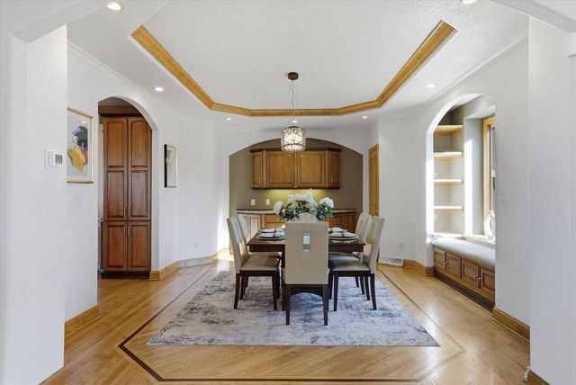 635 W Pierre LANE, Port Washington, WI 53074