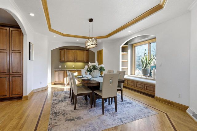 635 W Pierre LANE, Port Washington, WI 53074