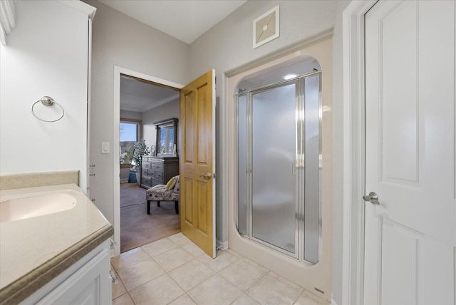 635 W Pierre LANE, Port Washington, WI 53074