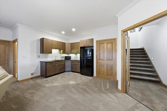 635 W Pierre LANE, Port Washington, WI 53074