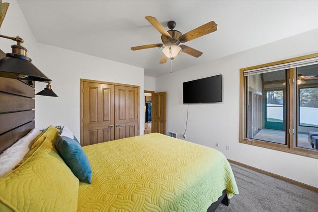 635 W Pierre LANE, Port Washington, WI 53074