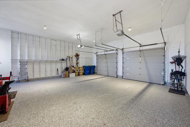 635 W Pierre LANE, Port Washington, WI 53074