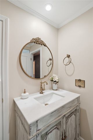 75 OAK DELL Circle, East Greenwich, RI 02818