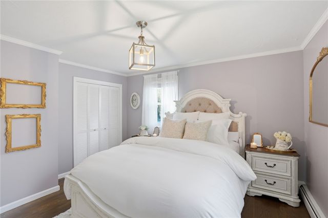75 OAK DELL Circle, East Greenwich, RI 02818