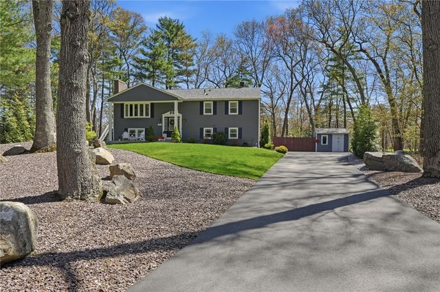 75 OAK DELL Circle, East Greenwich, RI 02818