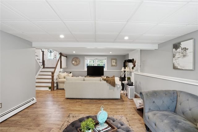 75 OAK DELL Circle, East Greenwich, RI 02818