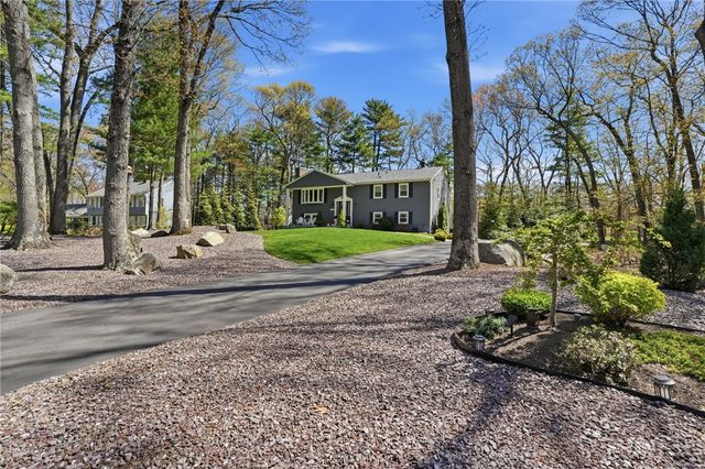 75 OAK DELL Circle, East Greenwich, RI 02818