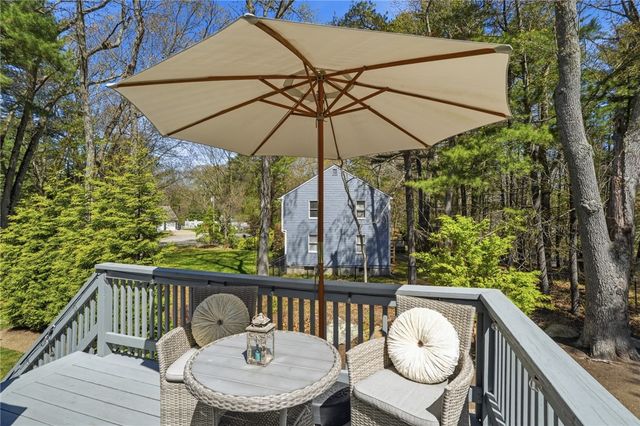 75 OAK DELL Circle, East Greenwich, RI 02818