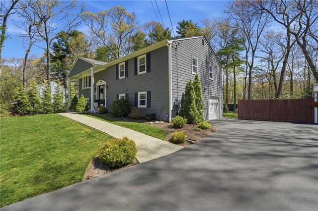 75 OAK DELL Circle, East Greenwich, RI 02818