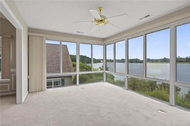 1602 Waters Edge LN, Suffolk, VA 23435