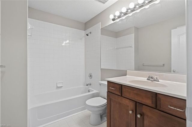 1602 Waters Edge LN, Suffolk, VA 23435