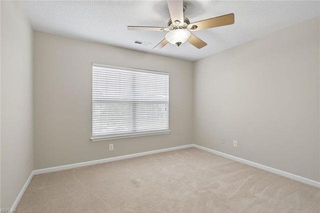 1602 Waters Edge LN, Suffolk, VA 23435