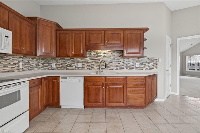1602 Waters Edge LN, Suffolk, VA 23435