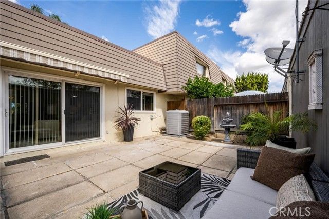 9692 Bloomfield, Cypress, CA 90630