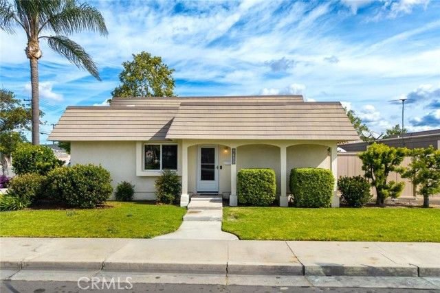 9692 Bloomfield, Cypress, CA 90630