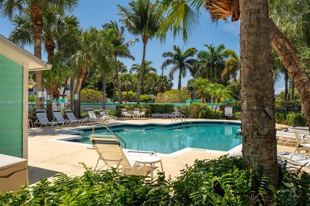 2683 NE 15th St, Pompano Beach, FL 33062