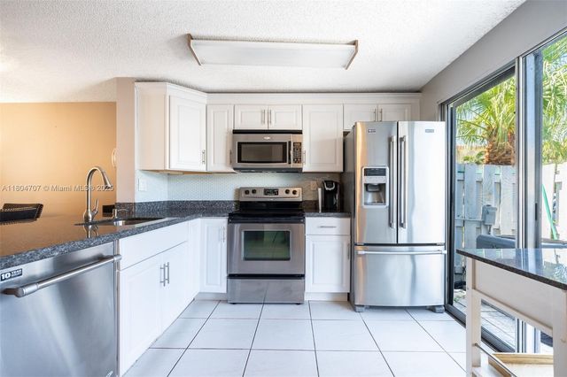 2683 NE 15th St, Pompano Beach, FL 33062