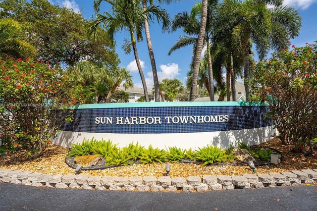 2683 NE 15th St, Pompano Beach, FL 33062