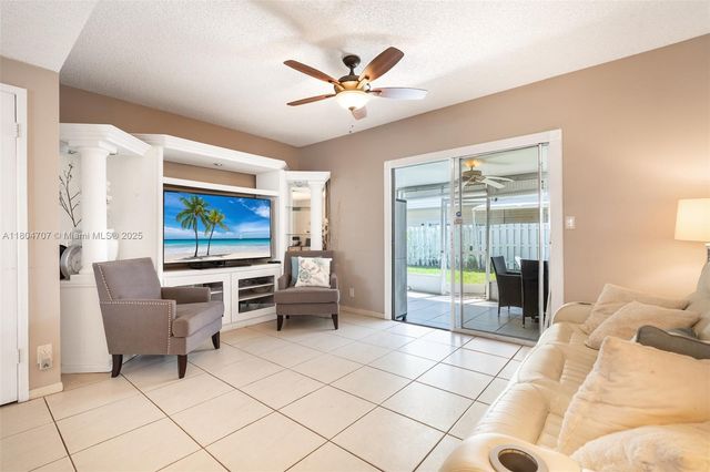 2683 NE 15th St, Pompano Beach, FL 33062