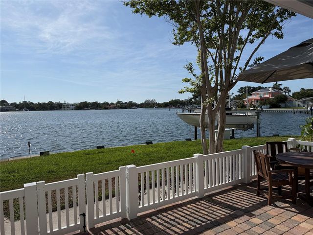 5001 STARFISH DRIVE SE B, St Petersburg, FL 33705