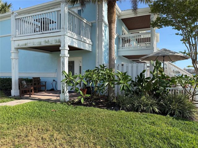 5001 STARFISH DRIVE SE B, St Petersburg, FL 33705