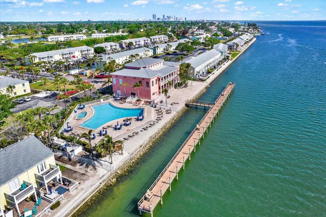 5001 STARFISH DRIVE SE B, St Petersburg, FL 33705